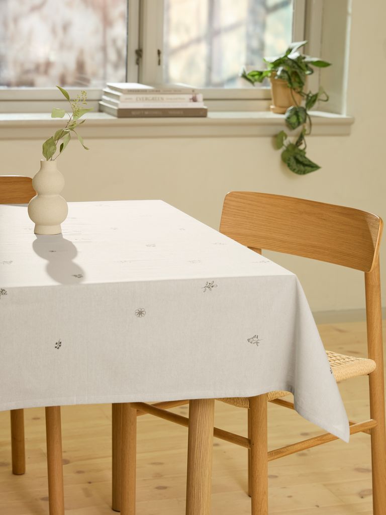 Tablecloth ENGFIOL 140x240 beige/grey - JYSK